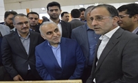  وزیر امور اقتصادی و دارایی از غرفه سازمان جمع آوری و فروش اموال تملیکی در بیست و پنجمین ...